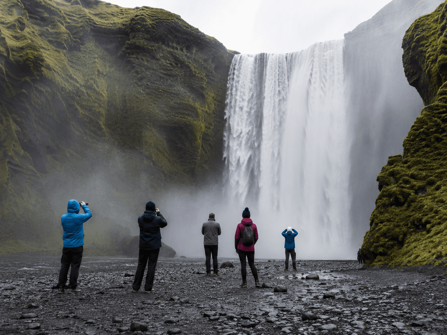 Hringvegurinn Með Hlyn